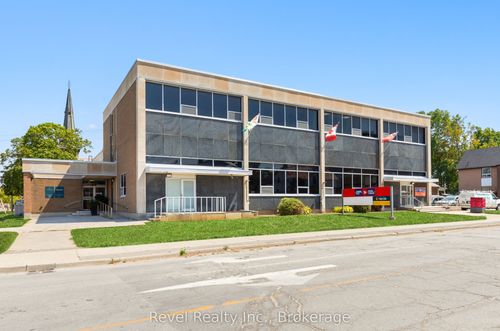 upper-2-34 Cambridge St S, Lindsay, ON, K9V3B8 | Card Image