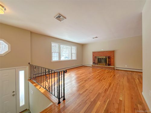 106 Gretna Woods Rd, Pleasant Valley, NY, 12569-6966 | Card Image