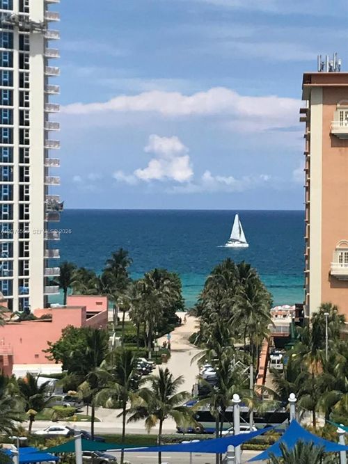 805-19370 Collins Ave, Sunny Isles Beach, FL, 33160-2240 | Card Image