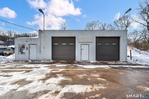 417 S Colony St, Meriden, CT, 06451-6204 | Card Image