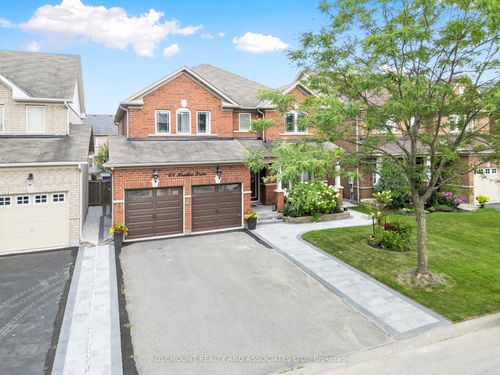 lower-64 Heather Dr, Richmond Hill, ON, L4E0N1 | Card Image