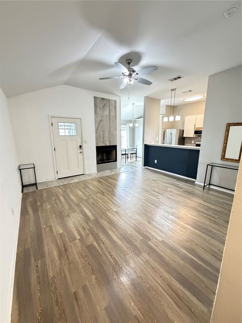 2814 Sherry St, Arlington, TX, 76014-1777 | Card Image