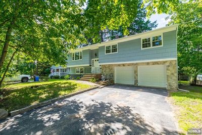 3 Orchard Square, House other with 4 bedrooms, 2 bathrooms and null parking in Caldwell NJ | Image 1