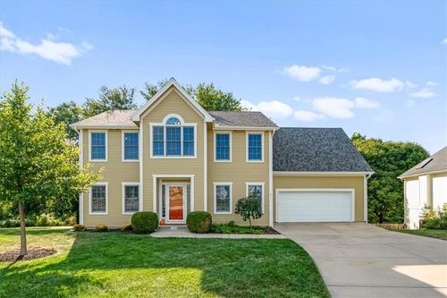 1044 Silverleaf Ln, Liberty, MO, 64068-8495 | Card Image