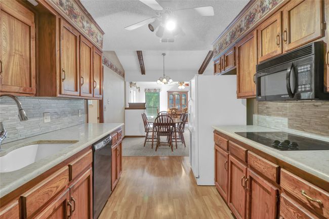 4032 Shadow Cir, House other with 3 bedrooms, 2 bathrooms and null parking in Denison TX | Image 19
