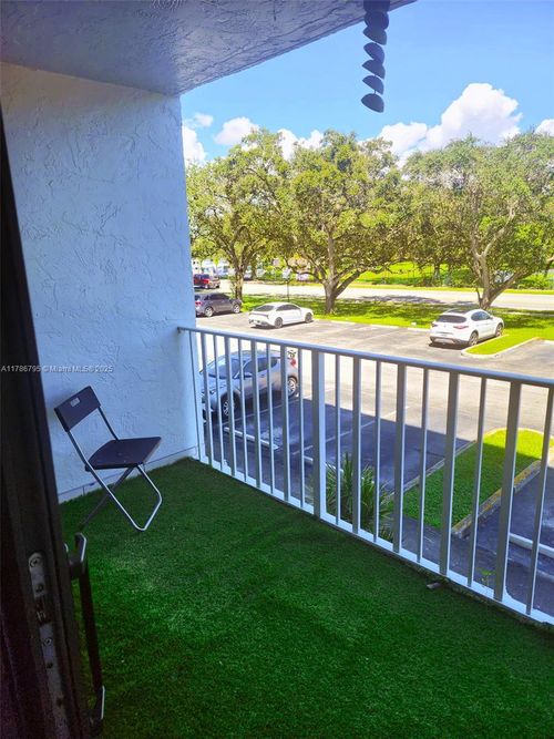 apt-211-901 Hillcrest Dr, Hollywood, FL, 33021-7853 | Card Image