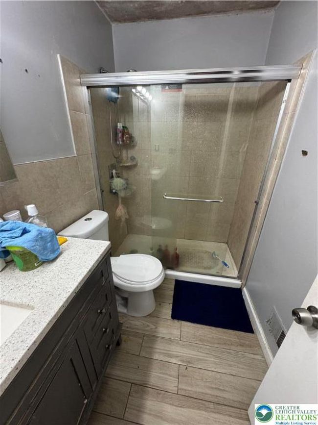 215 W Lehigh St, Townhouse with 3 bedrooms, 3 bathrooms and null parking in Bethlehem PA | Image 20