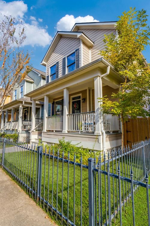 1017 W 15th 1/2 St, Houston, TX, 77008-3415 | Card Image