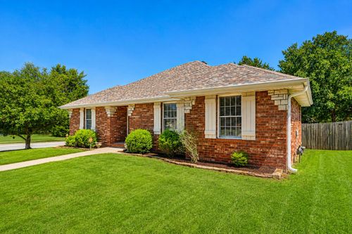 736 S Willow Ct, Springfield, MO, 65802-2883 | Card Image