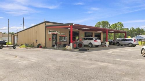 730 S Davis St, Nashville, GA, 31639-2619 | Card Image