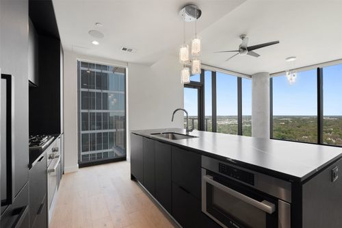 2307-44 East Ave, Austin, TX, 78701 | Card Image