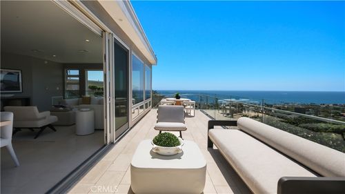 964 Van Dyke Dr, Laguna Beach, CA, 92651-3461 | Card Image