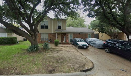 2204 Foxcroft Ln, Arlington, TX, 76014-3609 | Card Image