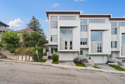2205 17 St Sw, Calgary, AB, T2T4M7 | Card Image