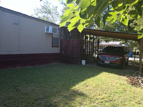 613 Avenue J, Poteet, TX, 78065-5433 | Card Image