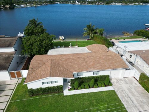 17500 Nw 82nd Ct, Hialeah, FL, 33015-3611 | Card Image