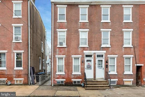 651 Corson St, NORRISTOWN, PA, 19401-3748 | Card Image