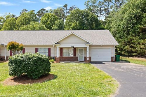 211 S Boyles Street, Pilot Mountain, NC, 27041 | Card Image
