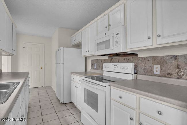 1372 E Boiling Spring Rd, House other with 3 bedrooms, 2 bathrooms and null parking in Southport NC | Image 11