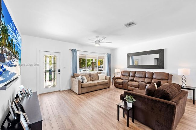 7940 Hawthorne Ave, House other with 4 bedrooms, 2 bathrooms and null parking in Miami Beach FL | Image 18
