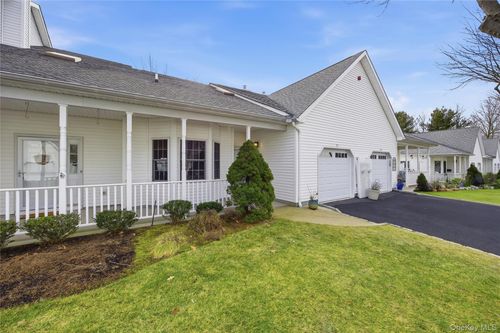 55 Oyster Cove Ln, Blue Point, NY, 11715-1245 | Card Image