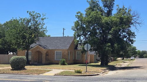 409 N Broadway St, Ballinger, TX, 76821-4807 | Card Image