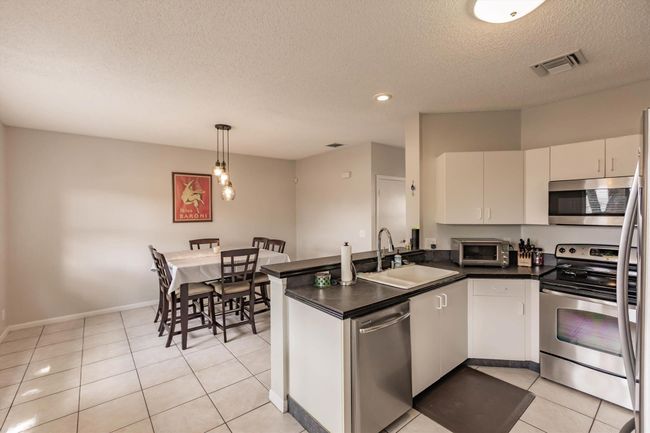 5900 - 5900 S Golden Beauty Ln, Condo with 3 bedrooms, 3 bathrooms and null parking in Tamarac FL | Image 9