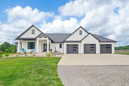 18239 County Road 28, Goshen, IN, 46528-6639 | Card Image