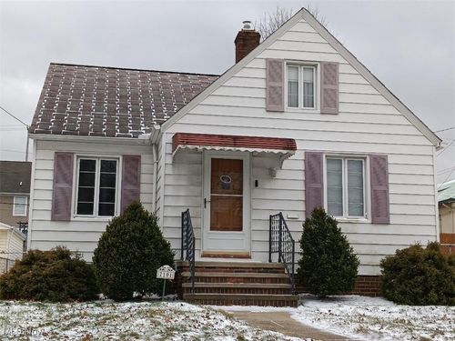 7101 Southfield Ave, Brooklyn, OH, 44144-1754 | Card Image