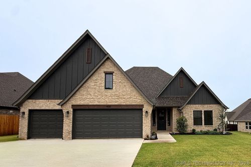 1600 N 72nd St, Broken Arrow, OK, 74014-2558 | Card Image