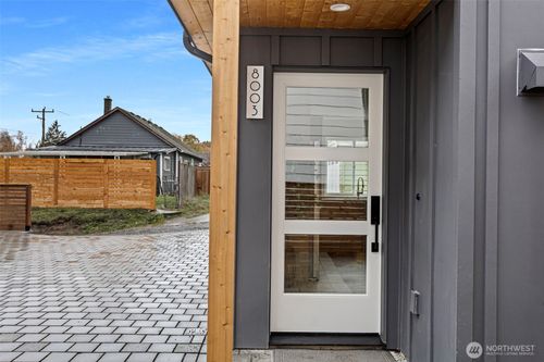 8003 25th Ave Nw, Seattle, WA, 98117-4442 | Card Image