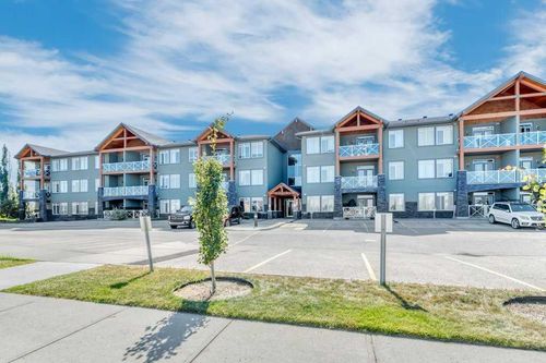 102-1005B Westmount Dr, Strathmore, AB, T1P0C3 | Card Image