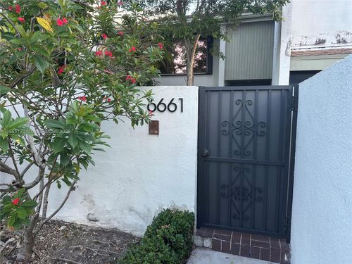 35-6661 Sunset Dr, Miami, FL, 33143-4637 | Card Image