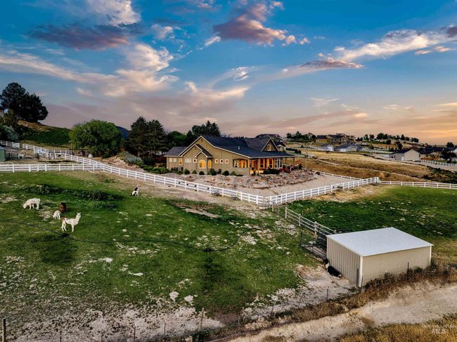 11423 W River Rd, House other with 3 bedrooms, 3 bathrooms and 9 parking in Caldwell ID | Image 47