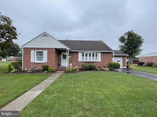 311 Fry Ave, ROBESONIA, PA, 19551-1301 | Card Image