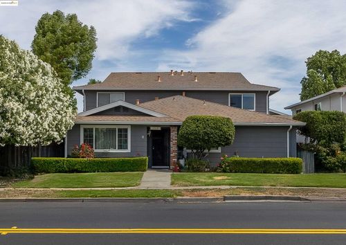 c-1064 Mohr Ln, Concord, CA, 94518-3782 | Card Image