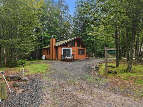 215 Paxinos Dr, POCONO LAKE, PA, 18347-8075 | Card Image