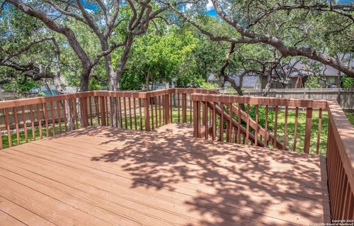 225 Samantha Dr, Schertz, TX, 78154-3900 | Card Image