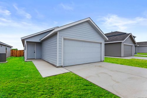 12827 Kathleen St, Saint Hedwig, TX, 78152-0670 | Card Image