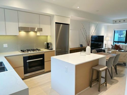 51-550 W 28th Ave, Vancouver, BC, V5Z2H1 | Card Image