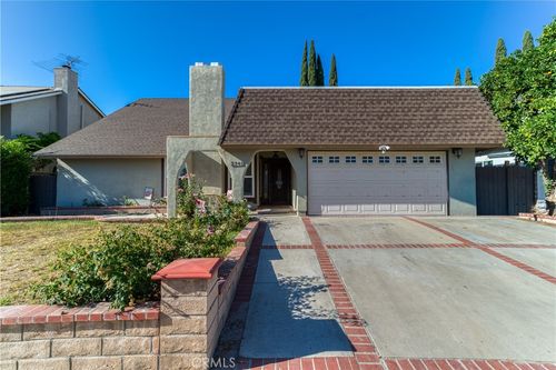 2241 Burnside St, Simi Valley, CA, 93065-2516 | Card Image