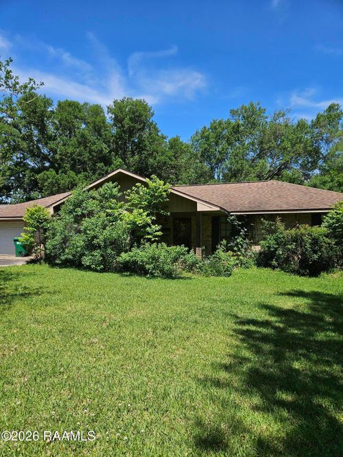 1071 Lynn Romero Dr, Breaux Bridge, LA, 70517-6416 | Card Image