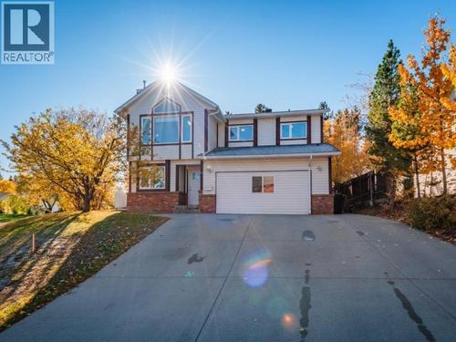 35 Turner Cres, Whitehorse, YT, Y1A0C4 | Card Image