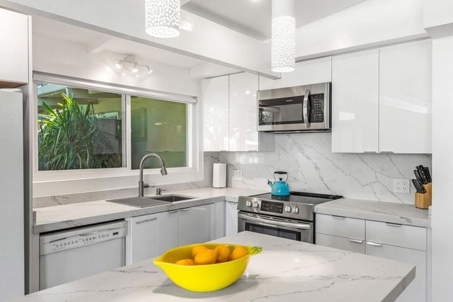 Kitchen | Image 11
