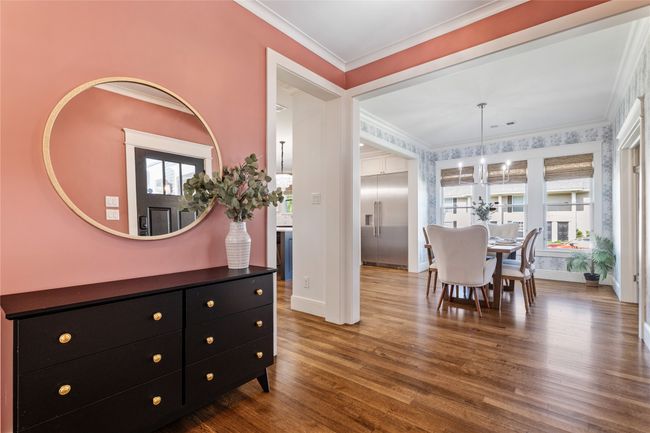 Foyer leading into the dining room | Image 11