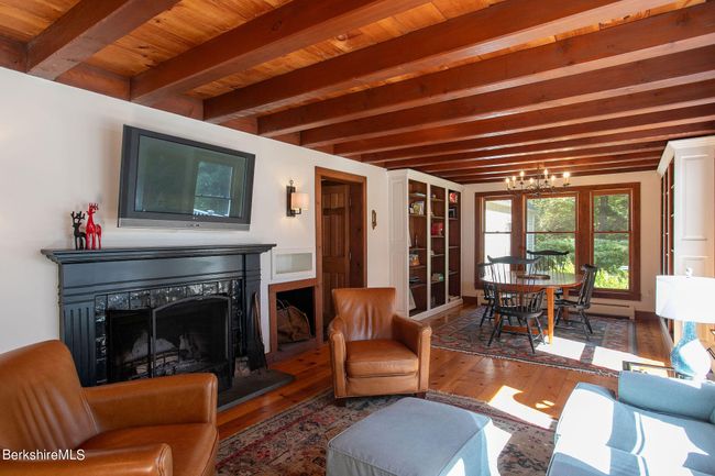Living Room | Image 21