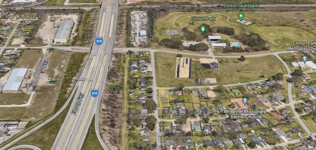 Land in Houston 4