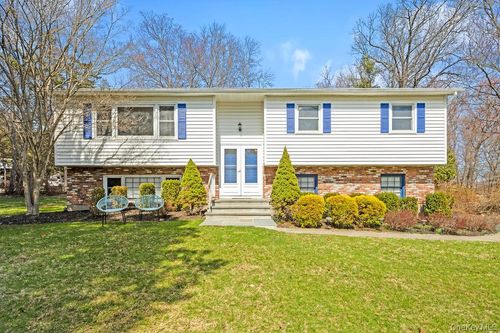 29 Sandy Brook Dr, Spring Valley, NY, 10977-1213 | Card Image