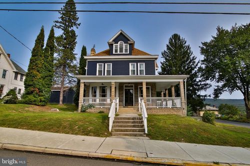 431 E Washington St, Slatington, PA, 18080-1928 | Card Image