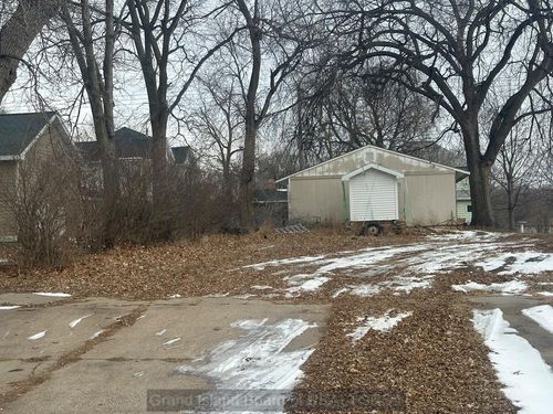 812 15th St, Aurora, NE, 68818-2422 | Card Image